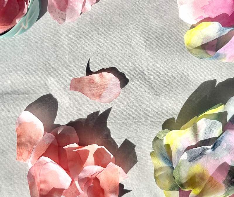 Qué materiales necesitas para hacer flores de tela (y cuánto cuesta empezar con criterio profesional)